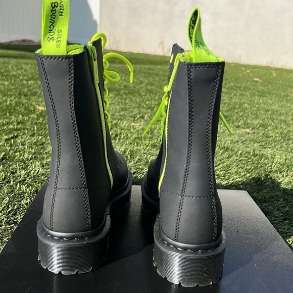 Dr. Martens Size 8 1490 Alt Matte Black Boots - Picture 6 of 10